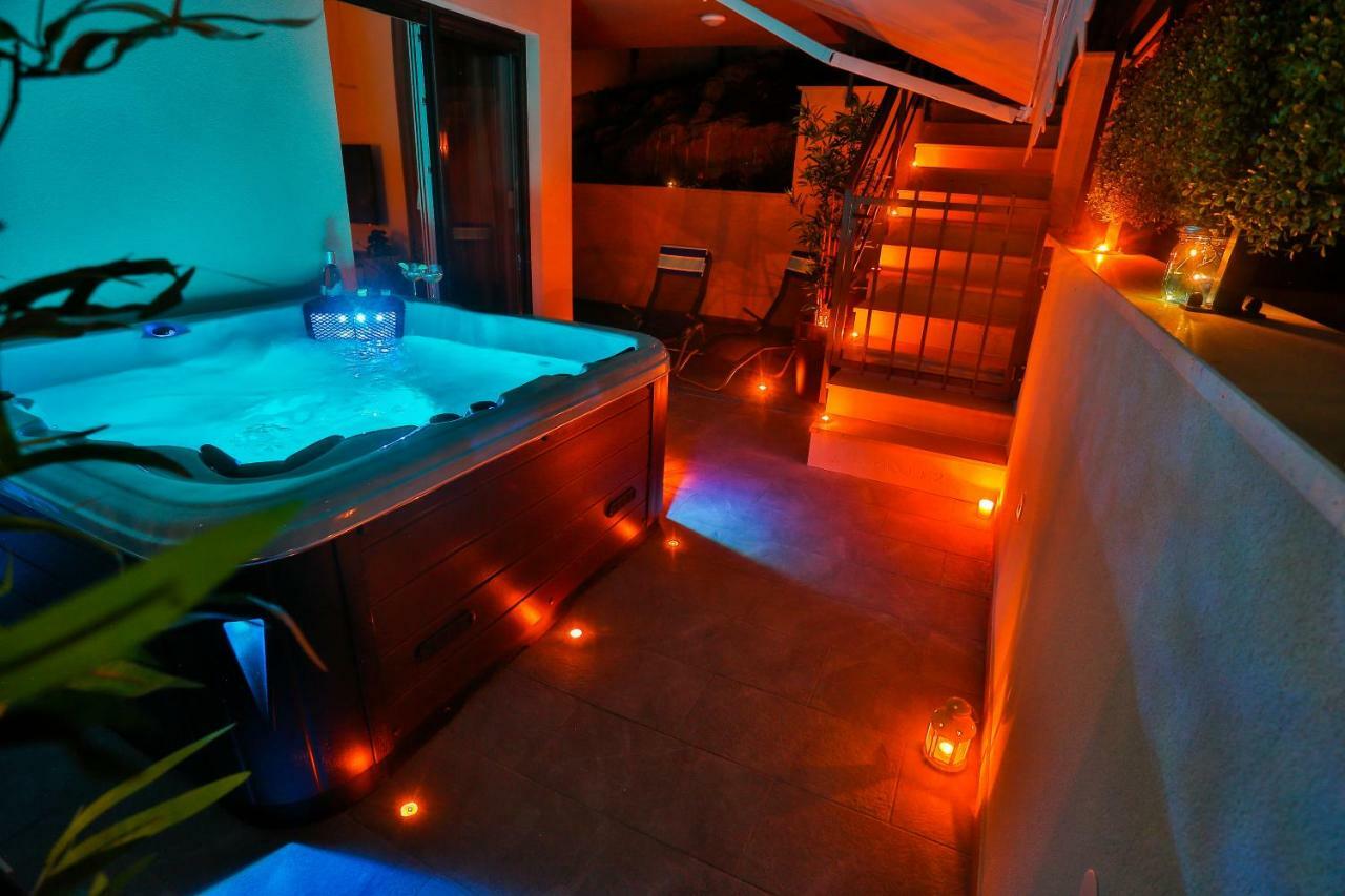 Luxury Urban Villa Apartments With Jacuzzi Сплит Екстериор снимка