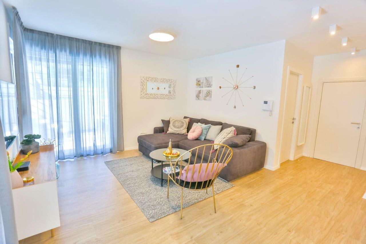 Luxury Urban Villa Apartments With Jacuzzi Сплит Екстериор снимка